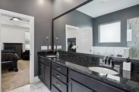 Bath - 3906 Hon Dr, Murfreesboro, TN 37128 photo 6 of 10