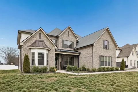 Exterior - 3906 Hon Dr, Murfreesboro, TN 37128 photo 2 of 12