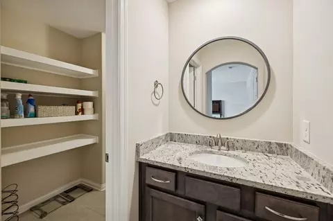Bath - 3906 Hon Dr, Murfreesboro, TN 37128 photo 9 of 10