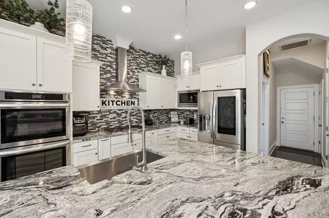 Kitchen - 3906 Hon Dr, Murfreesboro, TN 37128 photo 4 of 6