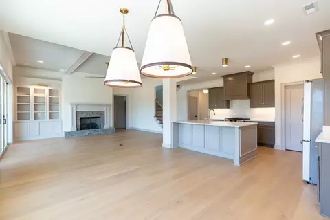 Living - 5528 Sinclair St, Murfreesboro, TN 37127 photo 2 of 5