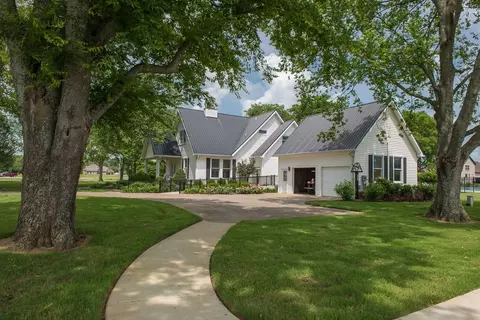 Exterior - 5528 Sinclair St, Murfreesboro, TN 37127 photo 7 of 10