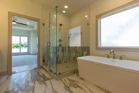 Bath - 5528 Sinclair St, Murfreesboro, TN 37127 photo 1 of 7