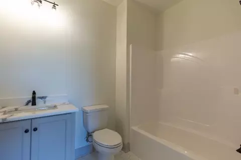 Bath - 5528 Sinclair St, Murfreesboro, TN 37127 photo 7 of 7