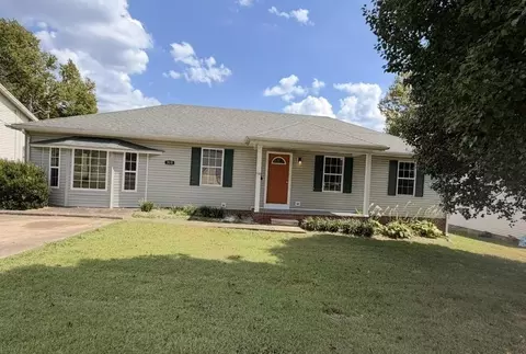 315 Pine Hill Dr, Hopkinsville, KY 42240