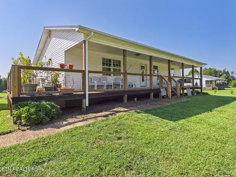 176 Pleasant Dr, Madisonville, TN 37354
