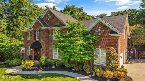 864 Oconnell Dr, Knoxville, TN 37934