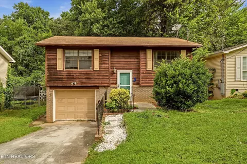 1503 Woodpointe Dr, Knoxville, TN 37931