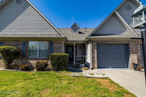 325 Pinewood Dr, Loudon, TN 37774