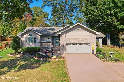 301 Tahlequah Dr, Loudon, TN 37774