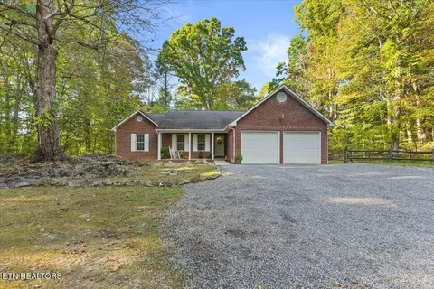 2127 David Miller Rd, Johnson City, TN 37604
