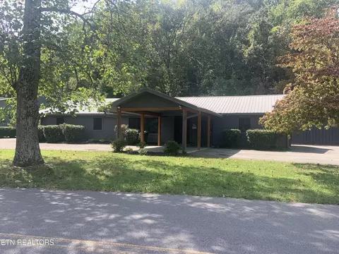 2824 Willa View Dr, Pigeon Forge, TN 37863