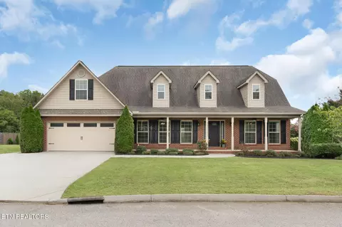 932 Biscayne Dr, Lenoir City, TN 37771