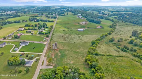 5436 Old Niles Ferry Rd, Maryville, TN 37801