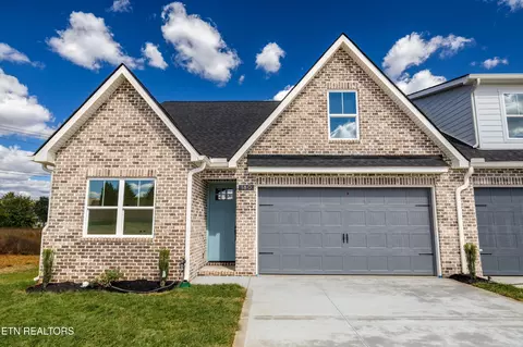 180 River Park Ln, Sweetwater, TN 37874