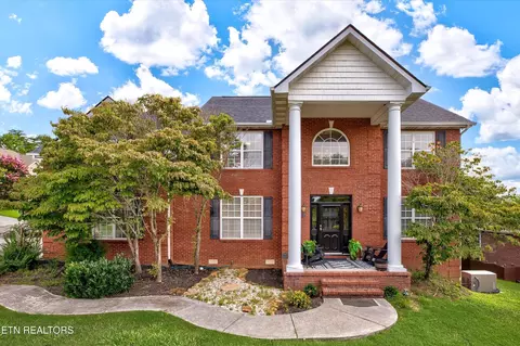8406 Harbor Cove Dr, Knoxville, TN 37938