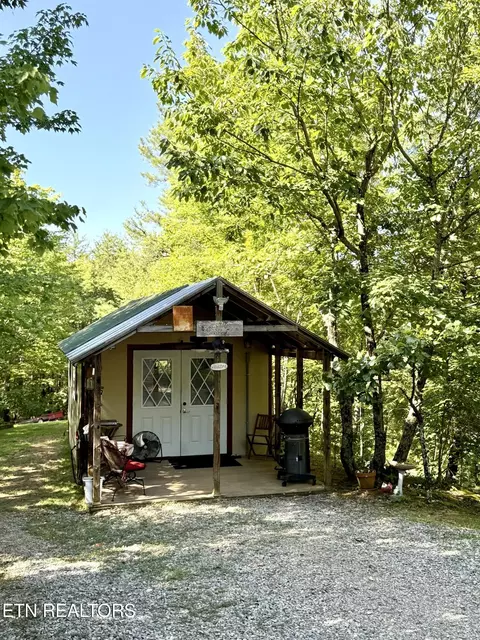 1600 Chestnut Valley Rd, Vonore, TN 37885
