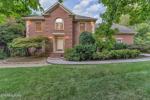 1116 SW Bluff View Rd, Knoxville, TN 37919
