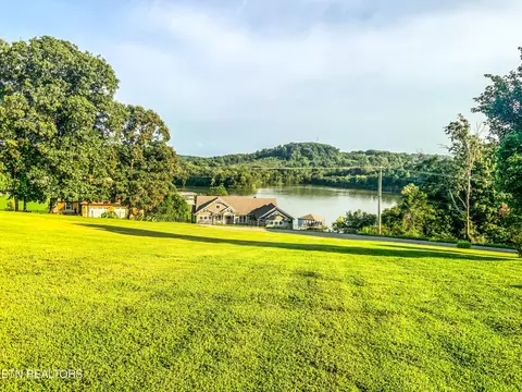7960 Morganton Rd, Greenback, TN 37742