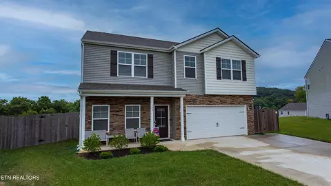 100 Kaley Ln, Lenoir City, TN 37771