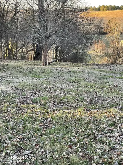 374 Red Pond Rd, Sweetwater, TN 37874