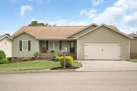 7606 Silveredge Way, Knoxville, TN 37918