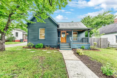 2122 Harvey St, Knoxville, TN 37917