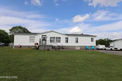 131 Village Ln, Madisonville, TN 37354