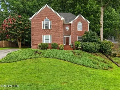 1240 Hearthstone Ln, Knoxville, TN 37923