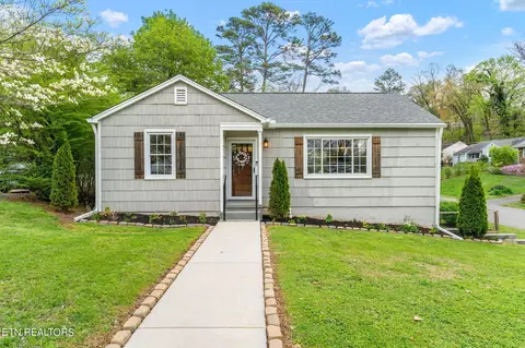 2400 Kantebury Dr, Knoxville, TN 37917