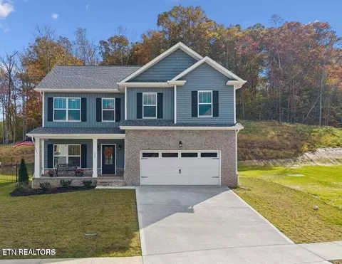 125 Kingberry St, Oak Ridge, TN 37830