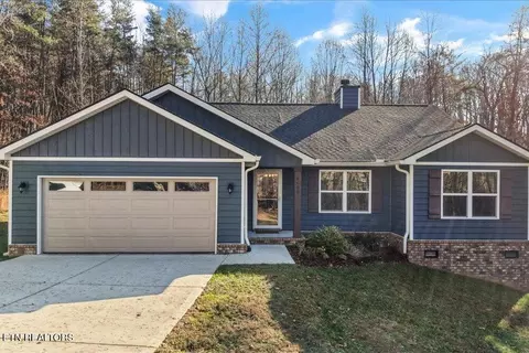 8600 Lakeland Dr, Lenoir City, TN 37772