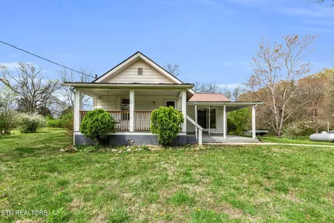 509 Atchley Ln, Strawberry Plains, TN 37871
