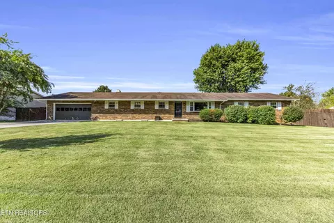 213 Geronimo Rd, Knoxville, TN 37934