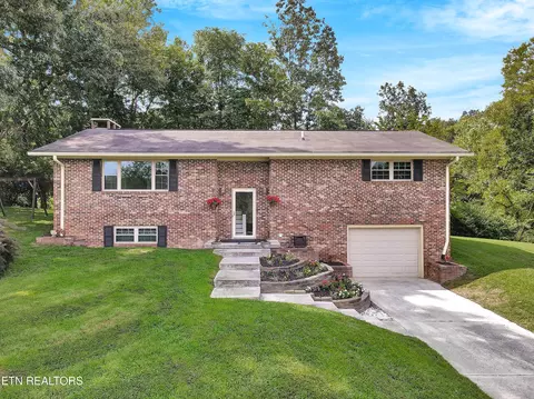110 White Tail Ln, Clinton, TN 37716