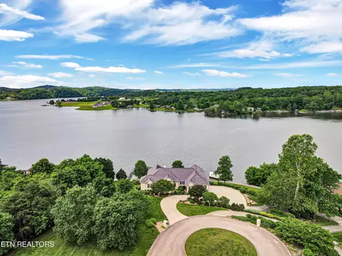 1325 Windridge Rd, Friendsville, TN 37737