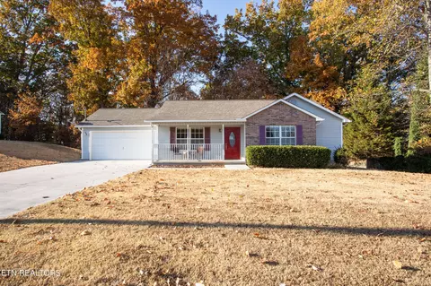 280 Crestwood Dr, Lenoir City, TN 37771