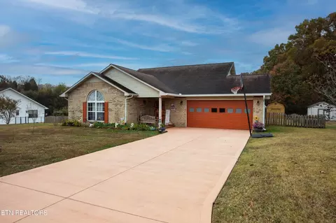 5559 Brandon Park Dr, Maryville, TN 37804