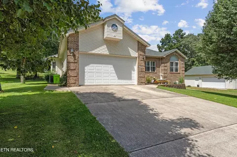 7330 Kanapolis Dr, Crossville, TN 38572