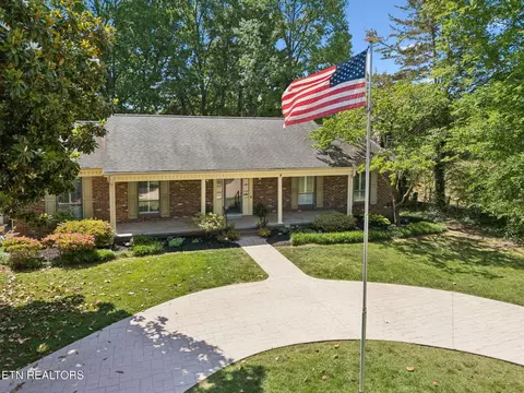 8800 Rushmore Dr, Knoxville, TN 37923