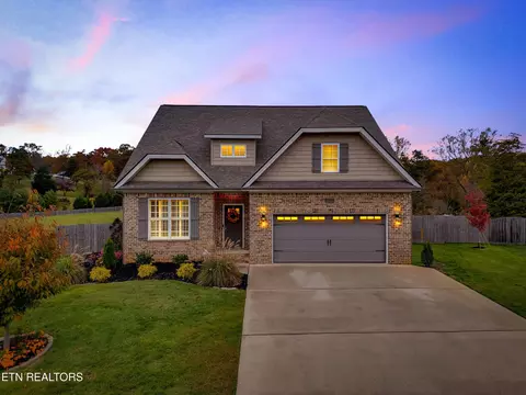 2317 Hickory Crest Ln, Knoxville, TN 37932