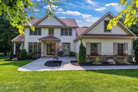 183 Lake Crest Dr, Lenoir City, TN 37772