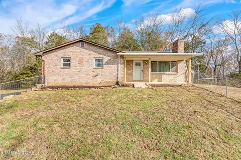 430 Windy Hill Ln, Strawberry Plains, TN 37871