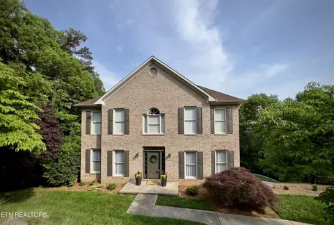721 Summit Lake Ct, Knoxville, TN 37922