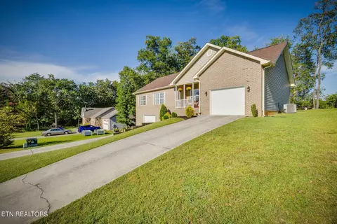 8212 Broken Rock Ln, Knoxville, TN 37924