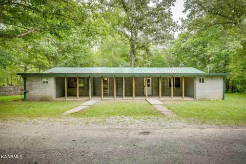 702 Cooper Lake Rd, Oneida, TN 37841 photo 2