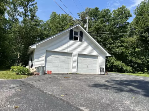 561 Grape Rough Rd, Oneida, TN 37841 photo 6