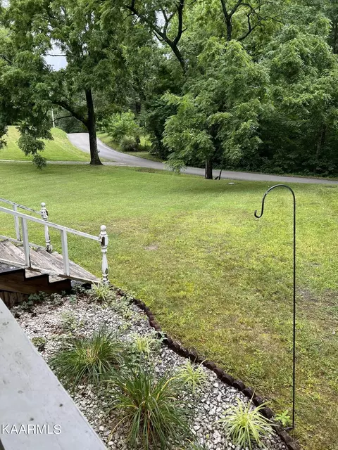 561 Grape Rough Rd, Oneida, TN 37841 photo 9