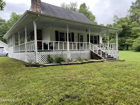 561 Grape Rough Rd, Oneida, TN 37841 photo 3