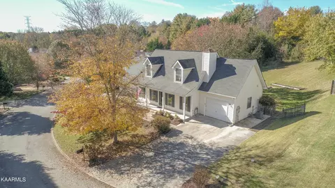 3705 Holgate Ln, Powell, TN 37849 photo 2